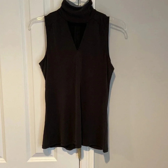 Crosby XS mock neck black tank with cut out and rear zip NWT - Picture 2 of 7